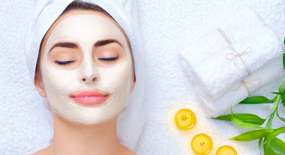 💎 تنظيف البشرة في المنزل خطوة بخطوة: دليل شامل لكل امرأة (ورجل كمان!) 💎