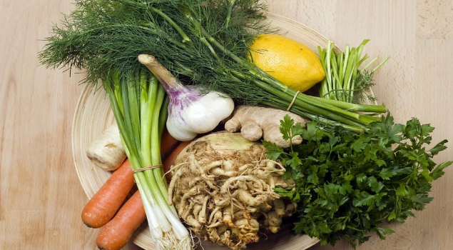 خمسة أطعمة يجب أن تتضمنها نظامك الغذائي